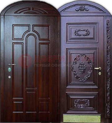 Стильная железная арочная дверь с декоративным элементом ДА-24 в Лобне