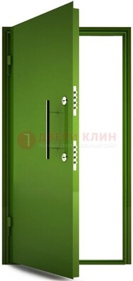 Зеленая металлическая бронированная дверь ДБ-8 в Рузе