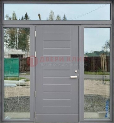 Серая стальная дверь с панелью МДФ и стеклянными фрамугами ДФГ-28 в Рузе
