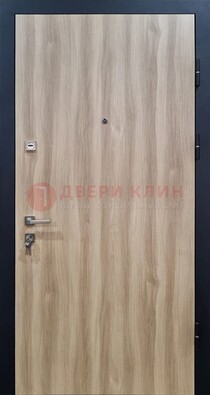 Светлая металлическая дверь с МДФ ДМ-340 в Рузе