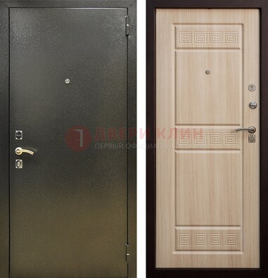 Железная темно-серая дверь с порошковым напылением и МДФ с резьбой ДП-276 в Рузе