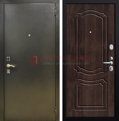 Темно-серая железная дверь с порошковым покрытием и коричневой МДФ ДП-288 в Рузе