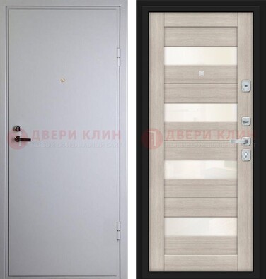 Белая железная дверь с порошковым напылением и стеклом ДП-308 в Рузе