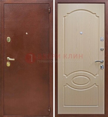 Коричневая металлическая дверь с порошковым окрасом ДП-76 в Рузе