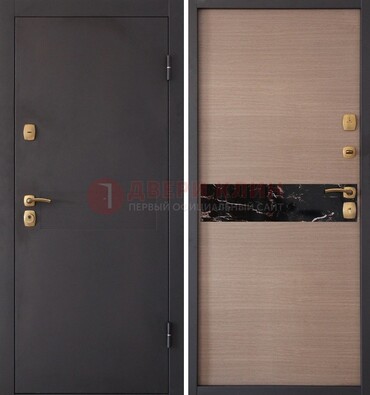 Коричневая металлическая дверь с порошковым окрасом ДП-82 в Рузе