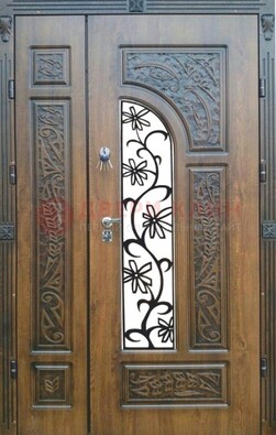 Морозостойкая металлическая парадная дверь ДПР-12 в Рузе