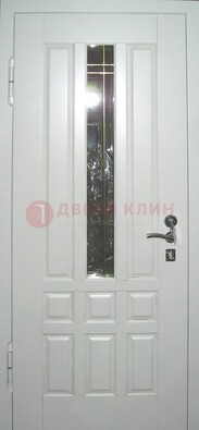 Белая металлическая дверь со стеклом ДС-1 в загородный дом в Рузе