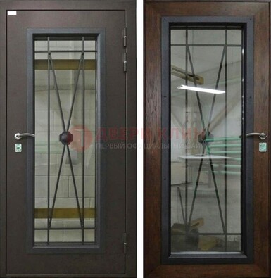 Коричневая железная дверь со стеклом для частного дома ДС-8 в Рузе