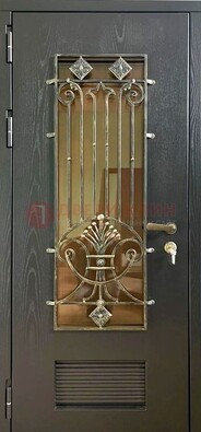 Одностворчатая железная дверь со стеклом и ковкой для дома ДСК-101 в Рузе