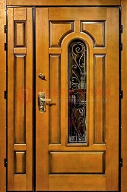 Распашная металлическая дверь со стеклом и ковкой для дома ДСК-152 в Рузе
