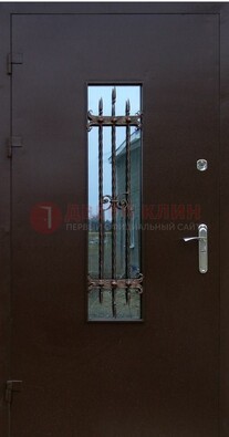 Надежная металлическая дверь со стеклом и ковкой ДСК-47 в Рузе