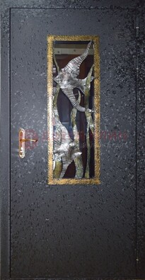 Металлическая дверь со стеклом и ковкой ДСК-82 для крыльца в Талдоме