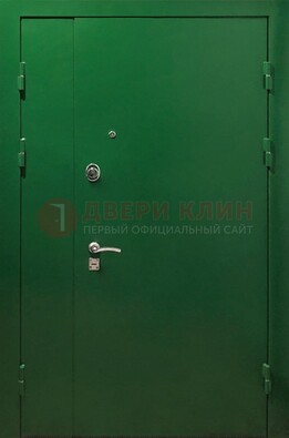 Зеленая распашная тамбурная дверь Порошок ДТМ-47 в Рузе