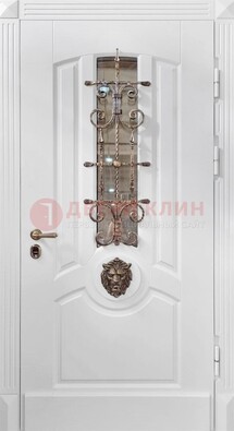 Белая металлическая дверь с виноритом и стеклом с ковкой ДВТ-165 в Рузе