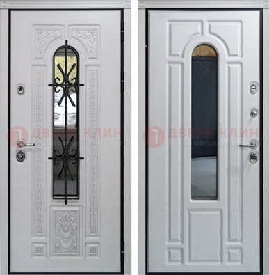 Белая стальная дверь с виноритом и ковкой снаружи ДВТ-197 в Рузе